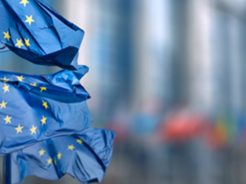 Banderas de la Unión Europea ondeando